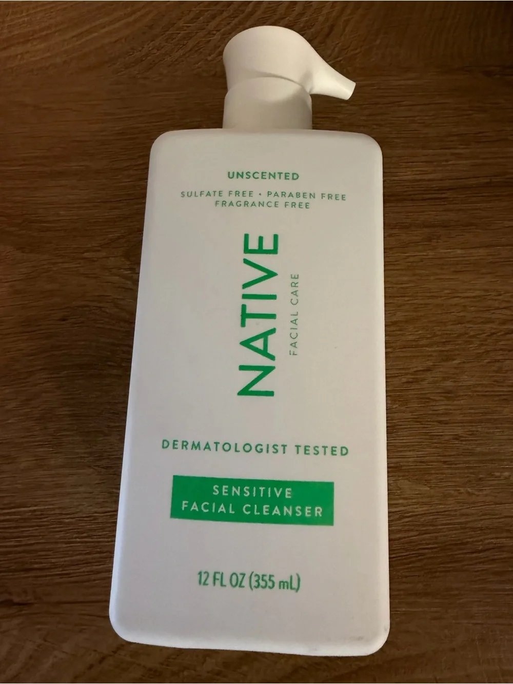 Native Sensitive Facial Cleanser - White/Green